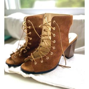 Women's Lace-Up Low Heel Bootie - Size 7.5 - Camel